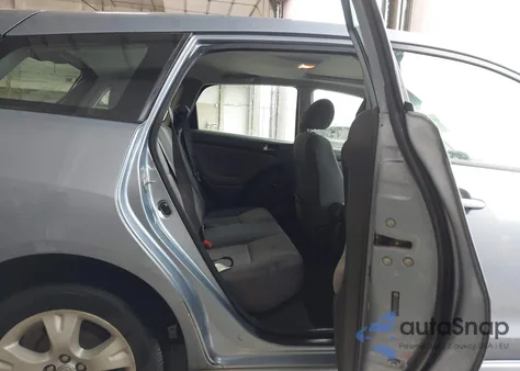 2005 Toyota Matrix Xr z USA, uszkodzony, nr VIN 2T1LR32EX5C462978